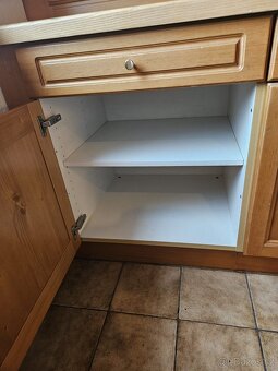 Masivní kuchyňská linka z Německa se spotřebiči - 3