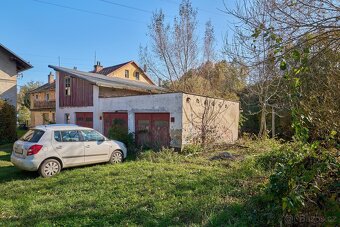 Prodej domu se 2 bytovými jednotkami, garážemi a dílnami - 3