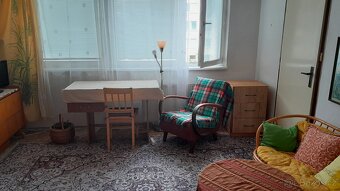 Spolubydlení,  pokoj - 3