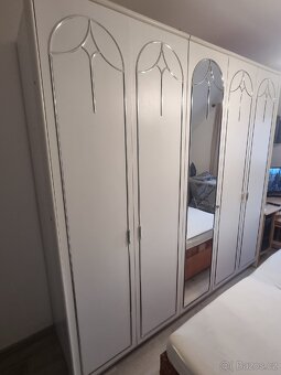 Krásna bílá šatní skříň šatní stěna se zrcadlem - 224 cm - 3