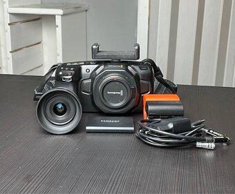 Black Magic Pocket 4K + Sigma 19mm+ SSD T5 1To - 3
