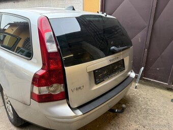 Volvo V50 - zadní lampy a víko kufru - 3