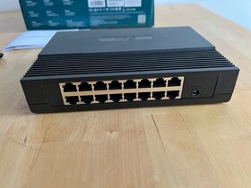 TP-Link TL-SF1016D (16 portový switch) - 3