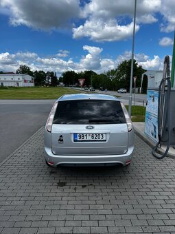 Ford Focus 2.0 TDCI 2009 rok - 3