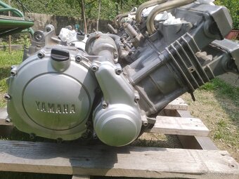 Yamaha Fzr 600. typ 3HE DVA MOTORY - 3