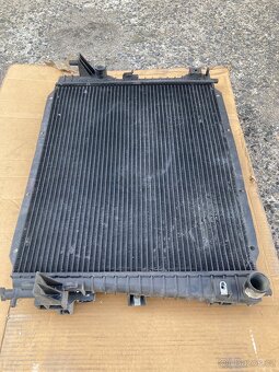 Ford Mustang V6 ,4L, chladic - 3