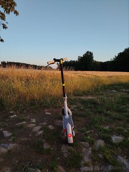 Xiaomi Mi Electric Scooter 3 – skvělý stav, 25 km dojezd - 3