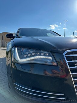 AUDI A8 4.2 TDI - 3