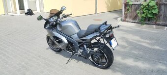 Triumph Sprint ST 1050, r. 2008 - 3