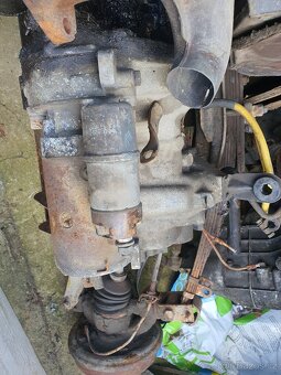 TRABANT motor a jiné díly - 3