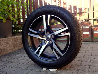 ZIMNÍ ORIGINÁL VOLVO 18" 5x108 pneu 235/55R18 Nokian - 3