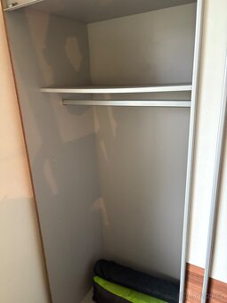 Šatní skříň - 3