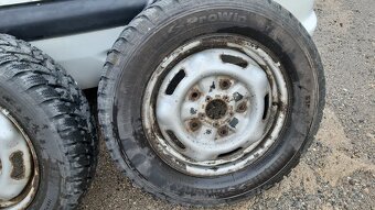 2ks kol Ford Transit se zimnimi pneu - 3