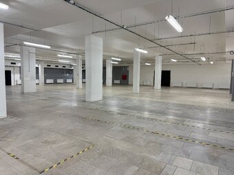 Pronájem obchodního prostoru 1250 m2 v Jirkově - 3
