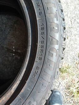 Zimní 195/55R16  87H - 3
