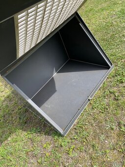 Prodám přepravní box na psa do kufru auta - 3