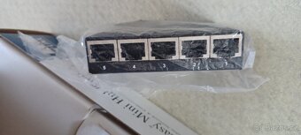 Router 4 - Hub Switch - 3