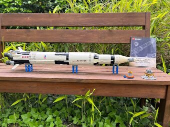 Lego Saturn V (92176) - 3