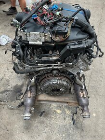 BMW S85B50 motor M5 M6 V10 373kw - 3
