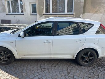 Prodám veškeré náhradní díly z KIA Ceed kombi 1,6 crdi 85kW - 3