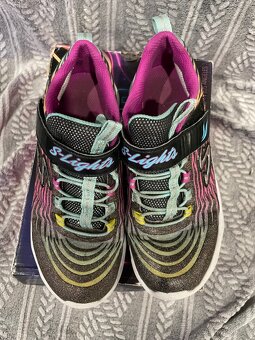 Dívčí tenisky Skechers vel. 35 délka stélky 22 cm - 3