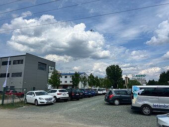 Pronájem parkovacího stání Kaštanová - 3