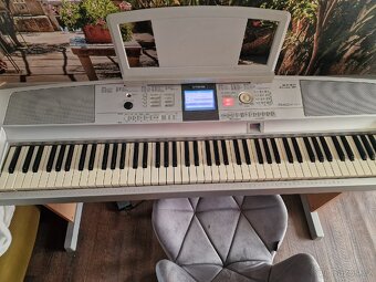 Yamaha DGX 550 - 3