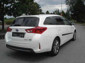 Toyota Auris 1.8 Hybrid e-CVT Executive - 3