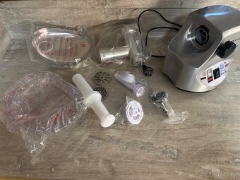 Rohnson R-540S mlýnek na maso - 3