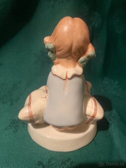 Porcelánová panenka s polštářkem Dux - 3