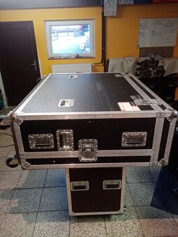 Prodám YAMAHA M7CL-48 ES vč. 3x stagebox SB168 - 3