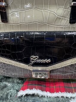 Kabelka přes. rameno a do ruky Guess - 3