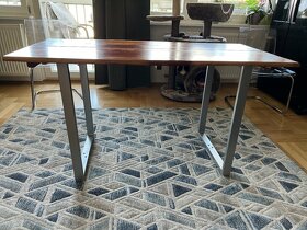 Masivní jídelní stůl - 3