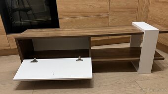 Tv stolek ve skvělém stavu - 3