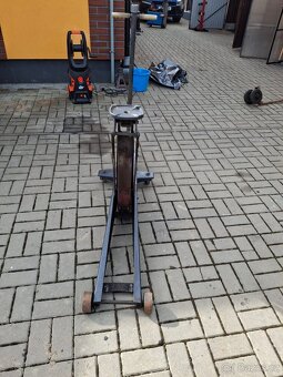 Hever na zvedání aut - 3