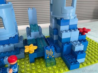 Lego Duplo modrý hrádek - 3