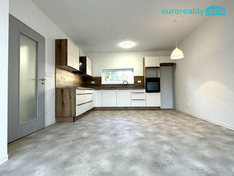 Prodej, rodinný dům, 270 m2, Plzeň - Křimice - 3