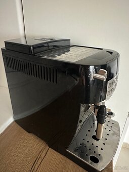 Kávovar DeLonghi Magnifica Plus - 3