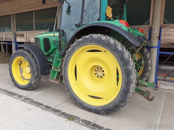 Prodám kultivační kola John Deere - 3