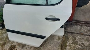 Škoda Fabia II hatchback zadní dveře L+P barva 1026 - 3