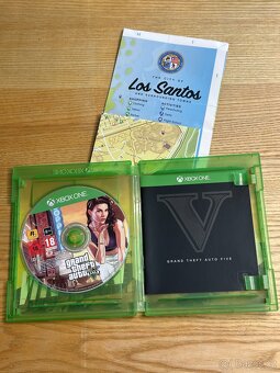 GTA V pro Xbox One i Series X - krabicová s mapou, 100% stav - 3