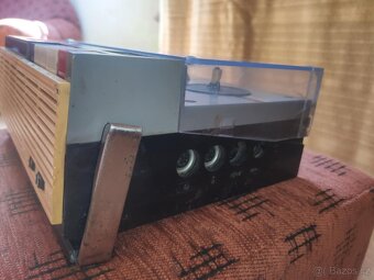 Přenosný magnetofon TESLA Uran - 3