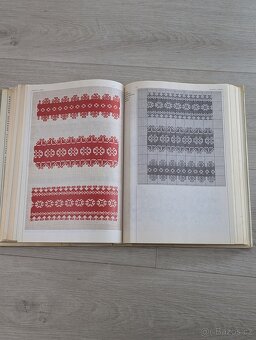 Kniha Slovenská Ludová výšivka - 3
