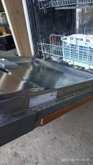 Vestavná myčka Electrolux ESI64030X - 3