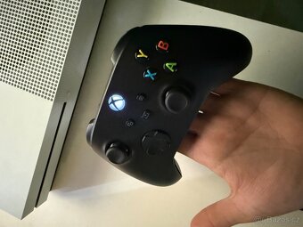 Xbox One + ovladač - 3