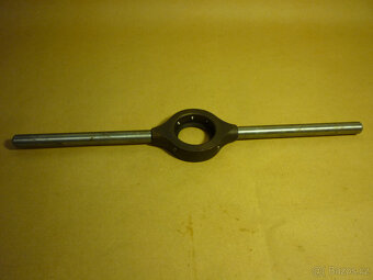 Vratidlá na závitníky a očká - 3