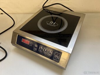 Indukční vařič 3500 W - 3