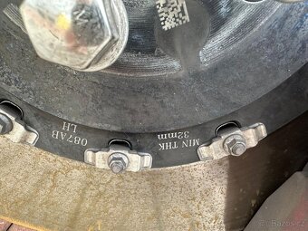 Dodge Challenger hellcat - 3