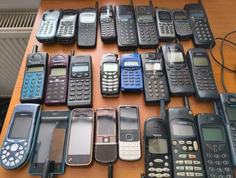 32x Retro GSM telefony Nokia, Siemens, Ericsson - 3