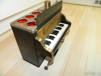Prodám retro hrací klavírek-mini -bar. - 3
